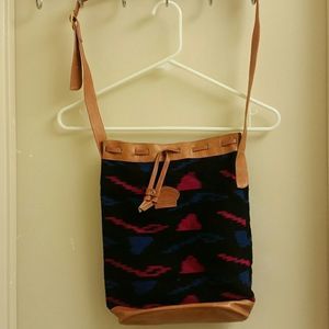 NWOT MULTICOLORED crossbody BAG
